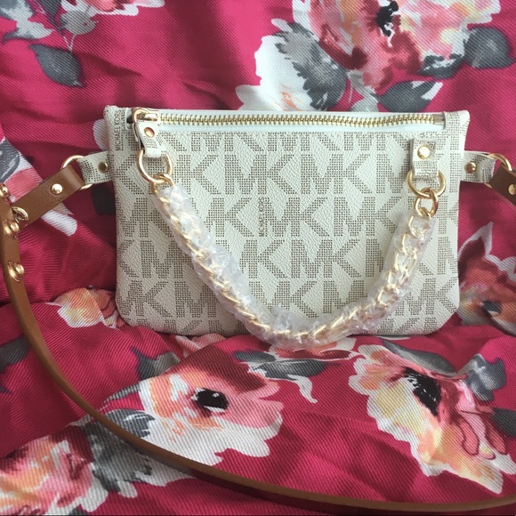 Michael Kors Handbags - Michael Kors wallet belt